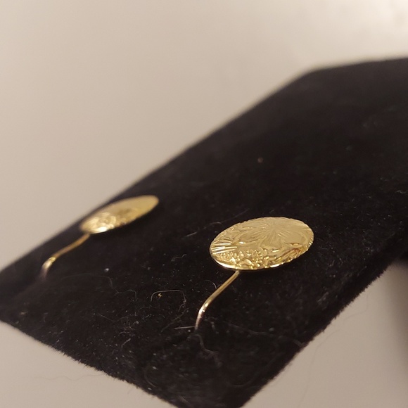 Vintage Gold Floral Medallion Earrings - Picture 3 of 7